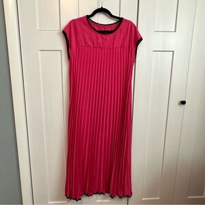 Elegant Pink Pleated Maxi Dress with Cap Sleeves and handmade crochet edging